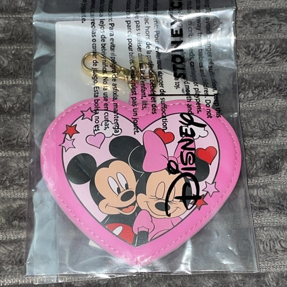 Stoney Clover X Disney Mirror Heart Charm Keychain - Picture 4 of 4